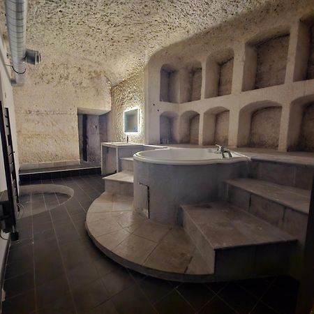 Apartmán Troglodyte Baths Saint-Étienne-de-Chigny Exteriér fotografie