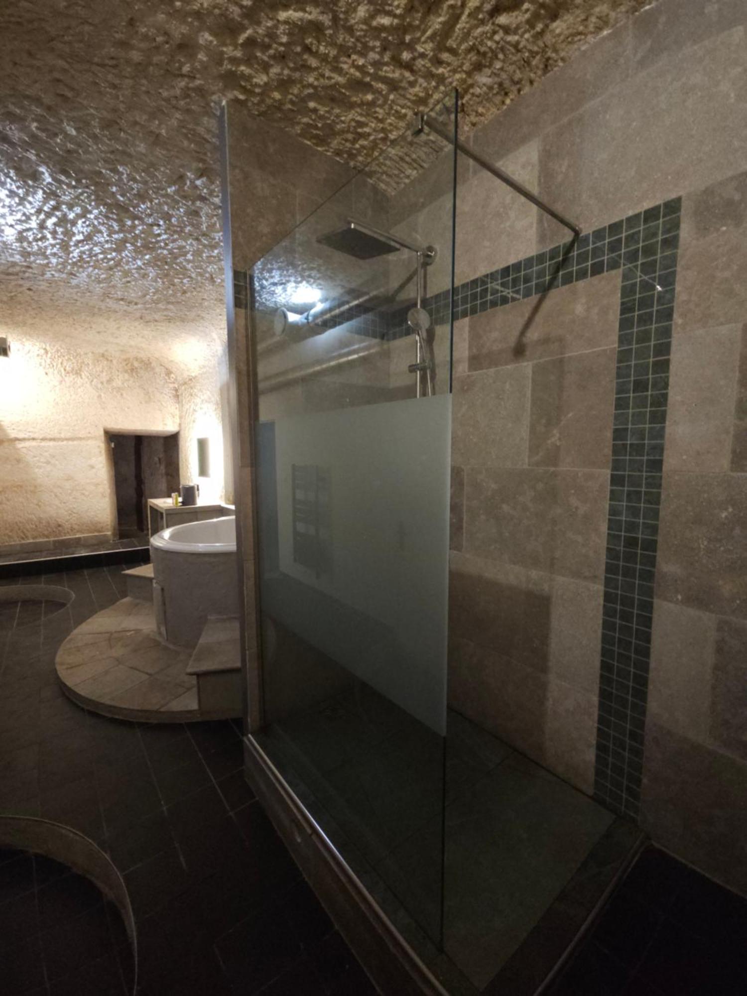 Apartmán Troglodyte Baths Saint-Étienne-de-Chigny Exteriér fotografie